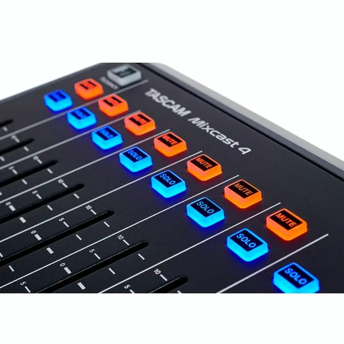 Tascam Mixcast 4 Bag Bundle
