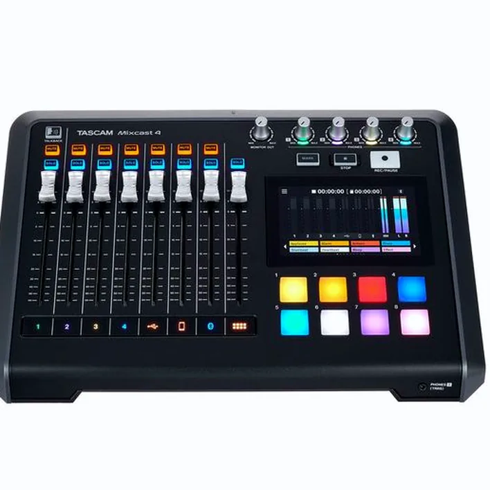 Tascam Mixcast 4 Bag Bundle