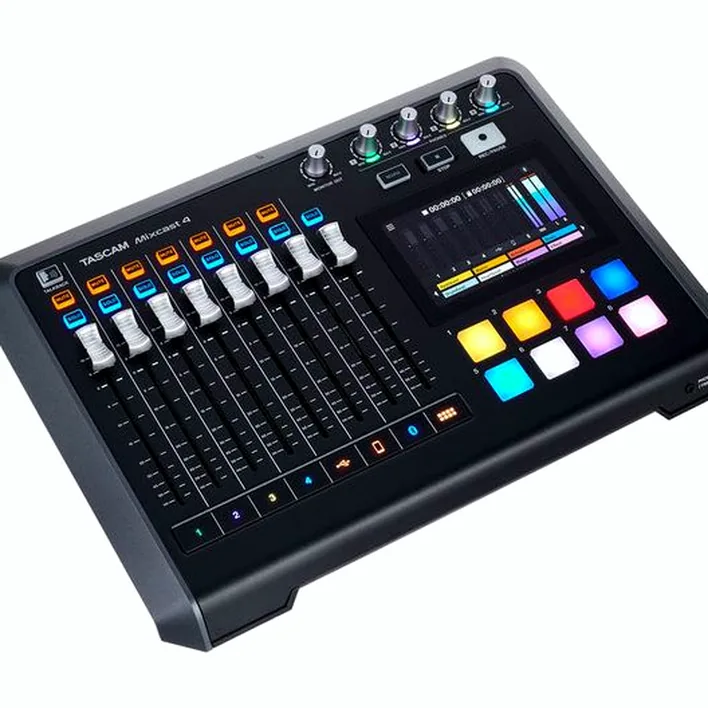 Tascam Mixcast 4 Bag Bundle