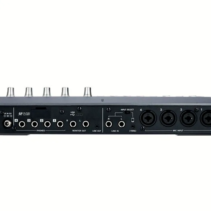 Tascam Mixcast 4 Bag Bundle