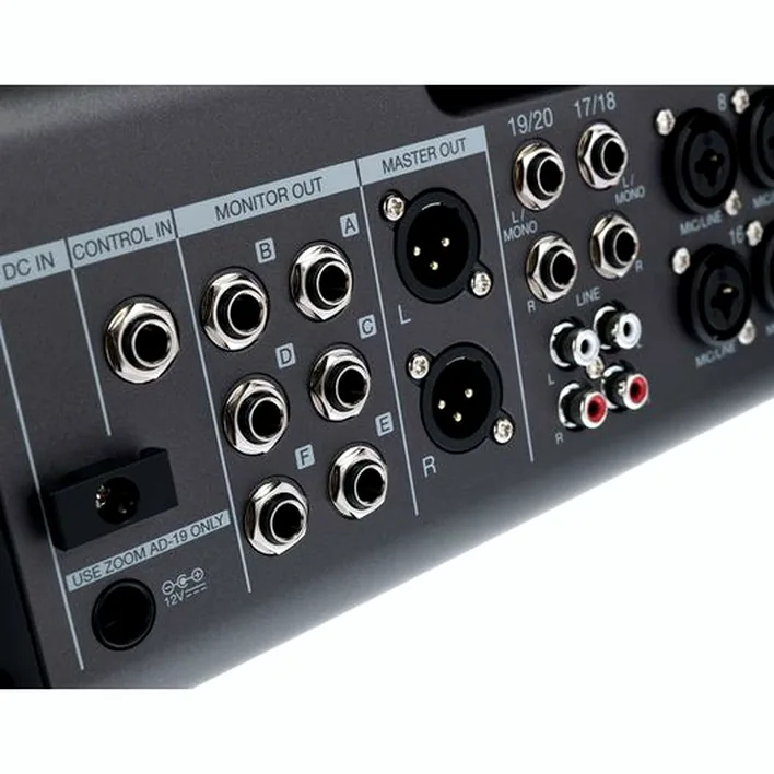 Zoom LiveTrak L-20R