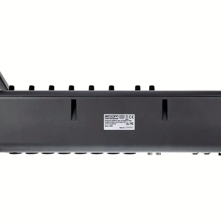 Zoom LiveTrak L-20R