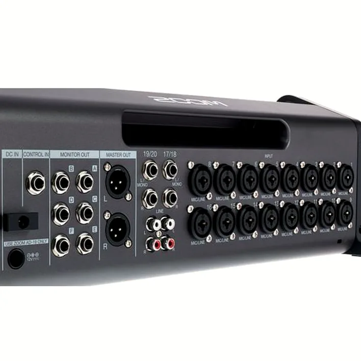 Zoom LiveTrak L-20R