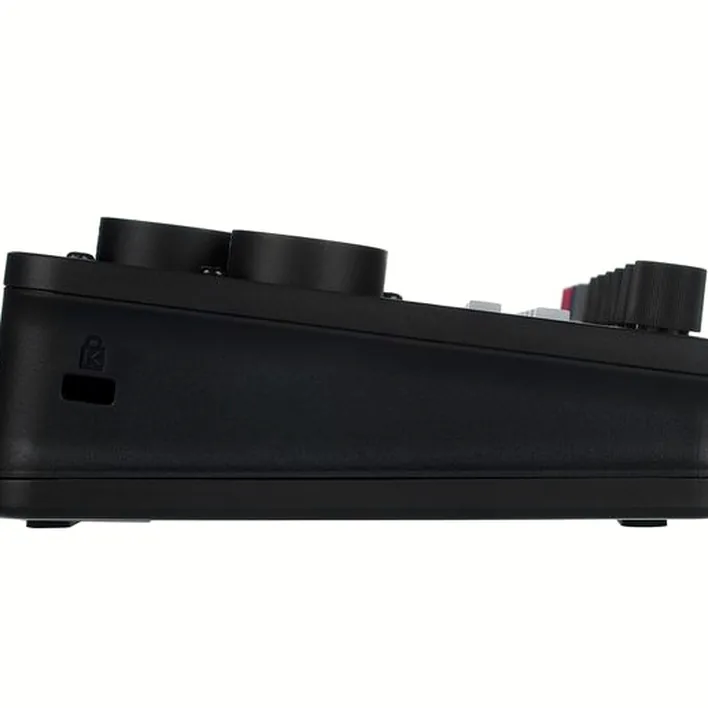 Zoom LiveTrak L-6