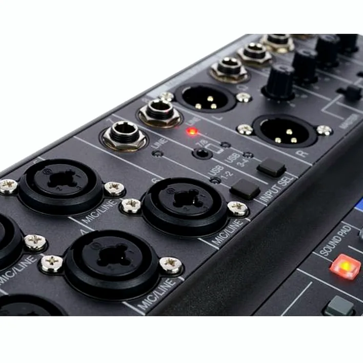 Zoom LiveTrak L-8