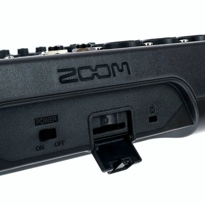 Zoom LiveTrak L-8