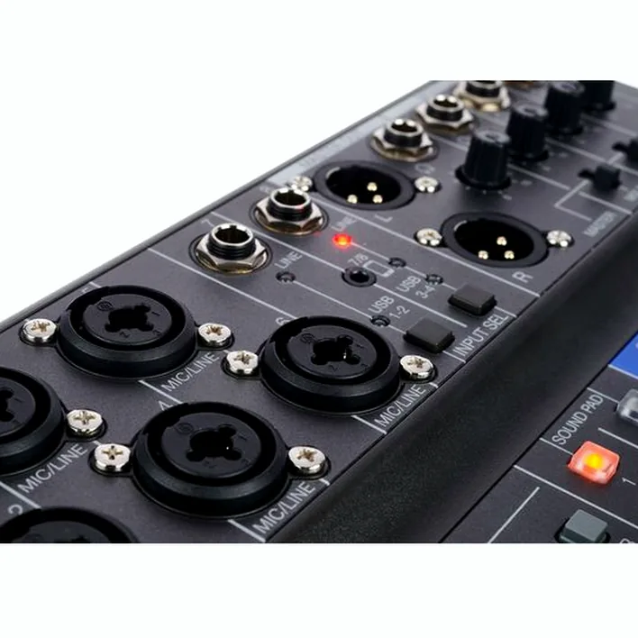 Zoom LiveTrak L-8 Bag Bundle