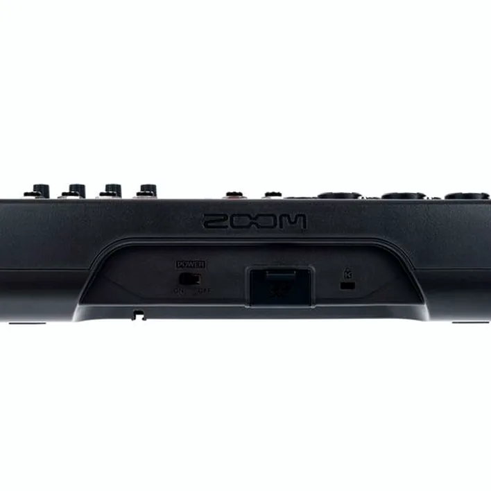 Zoom LiveTrak L-8 Case Bundle
