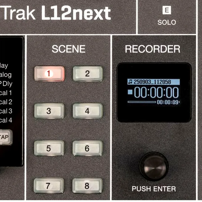 Zoom LiveTrak L12next